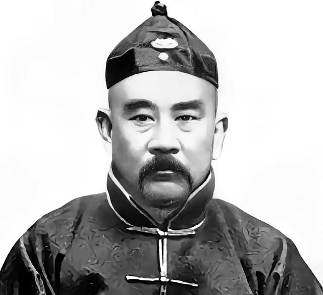 1881年，张勋混得惨，新婚夜对14岁的曹琴发誓：跟着我，保你享福。

后来他真