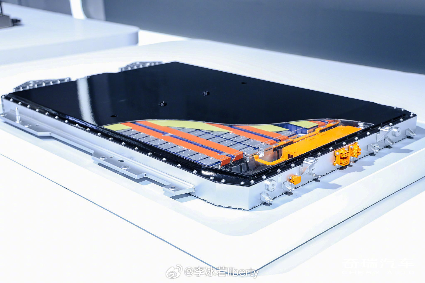 奇瑞要做真正的新能源车集团还将研发投入300亿元重点投向电池和AI技术电池充电8