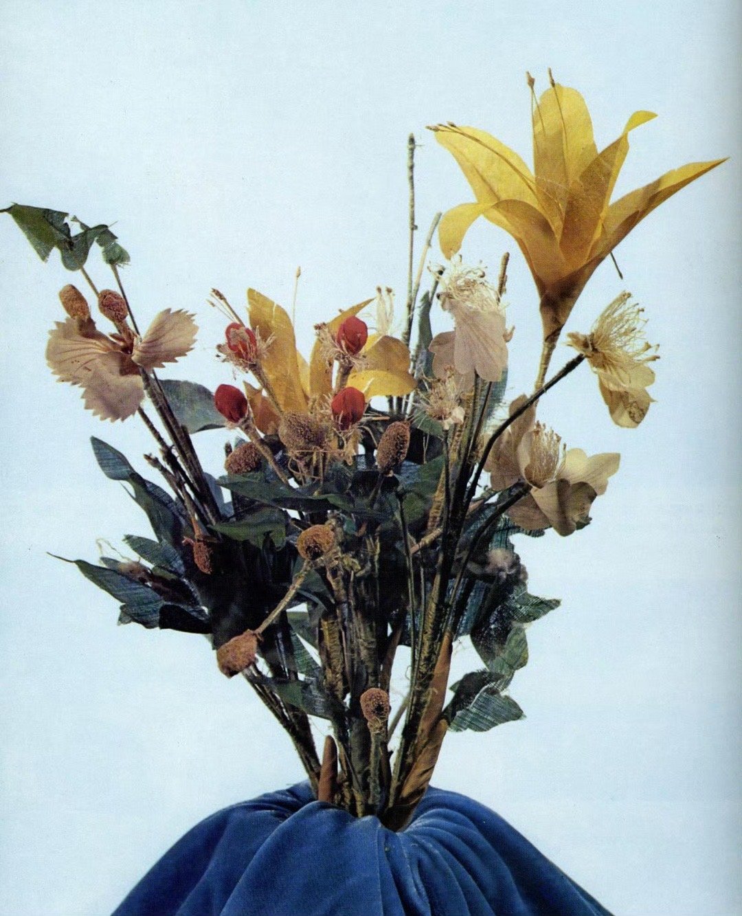 这是一束来自唐代的绢花，1972年出土于新疆吐鲁番阿斯塔那187号唐墓 #博物馆