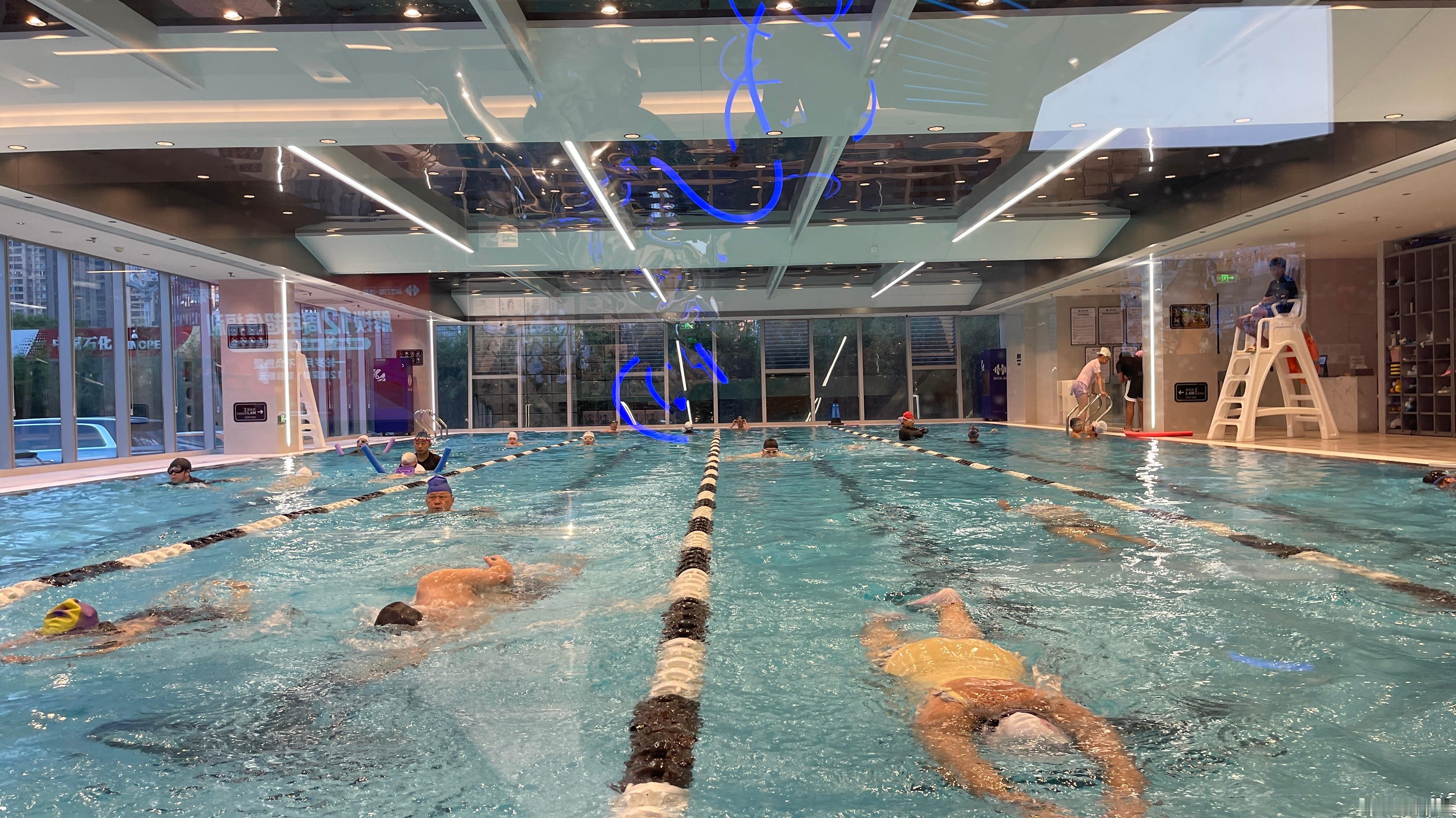 跑步2km蛙泳500m米18‘随便练了一下腿和腹 ​​​