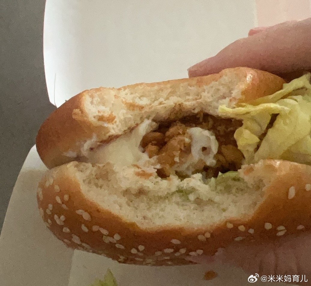 终于睡了个小懒觉～孩子要起来我说妈妈再睡会，你先起接着就睡到现在春天就是适合睡下