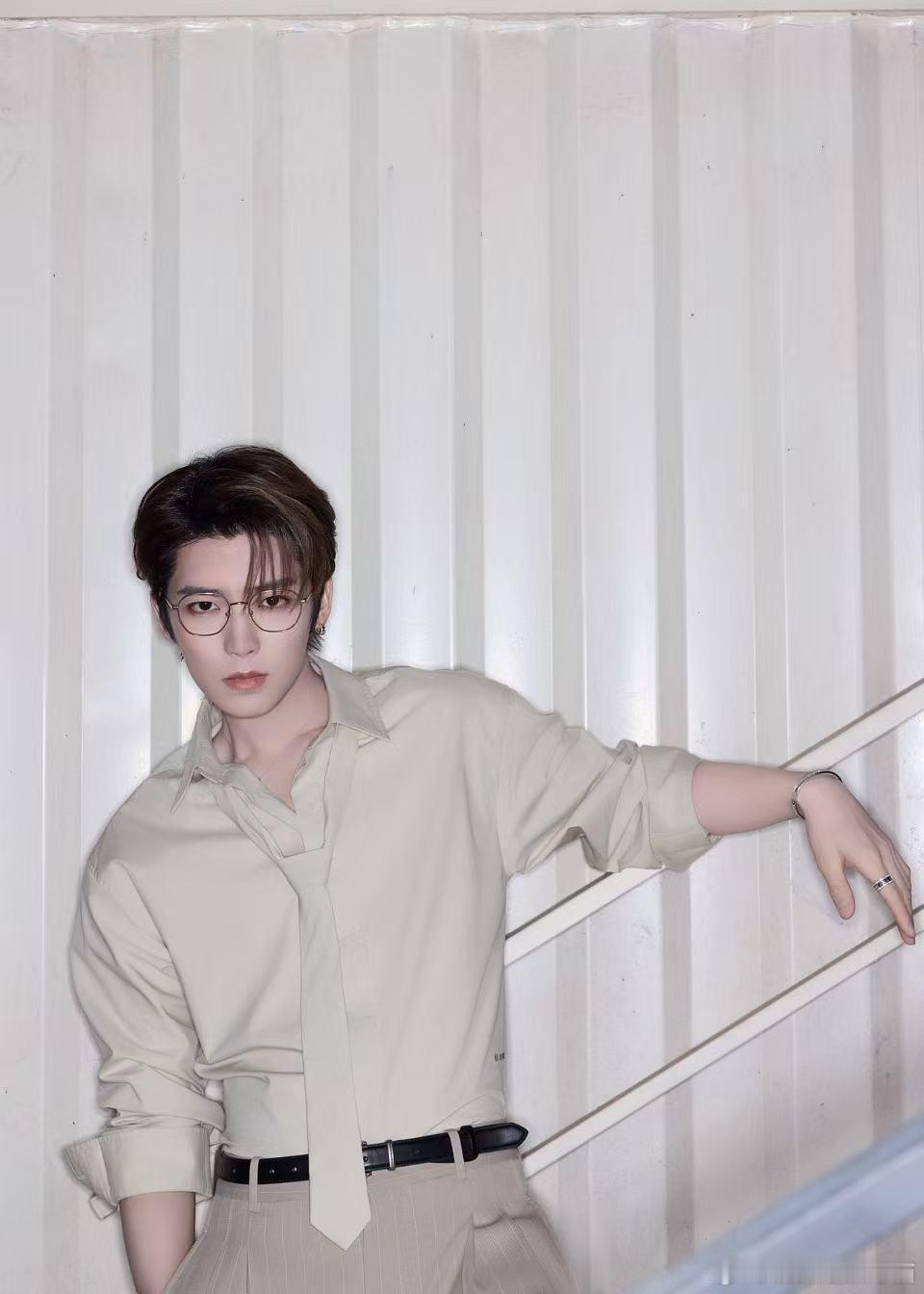 侯明昊不只是演员也是歌手 从舞台到荧幕，身份在变但对音乐的热爱没变，他用实力证明