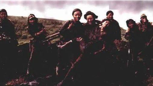 1938年一天夜里，日本特务葛海禄在追击东北抗日联军时，本想摸进村骚扰百姓，便偷