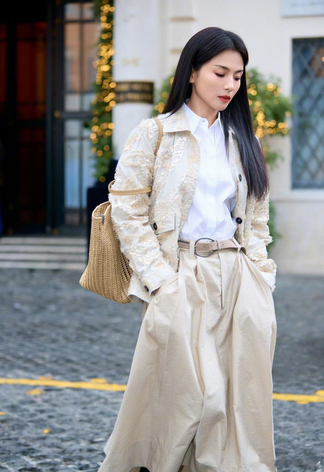 刘涛老钱风更是妈咪级别 想象一下，拥有一位如刘涛这般气质的“妈咪”是何等幸福。她