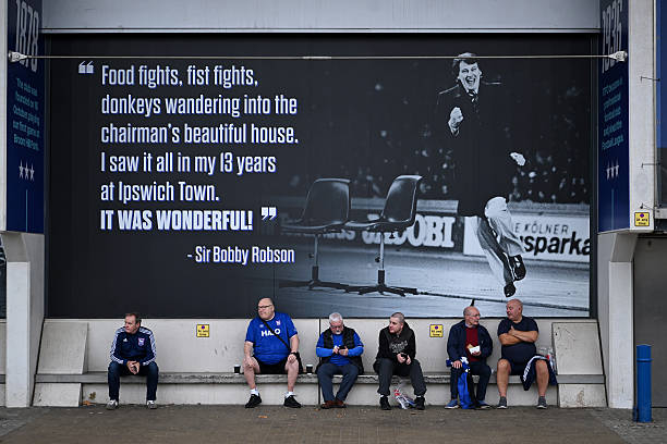 6次作客波特曼路球场保持不败，高于其在英超其他任何一座球场的客场纪录。另外自20