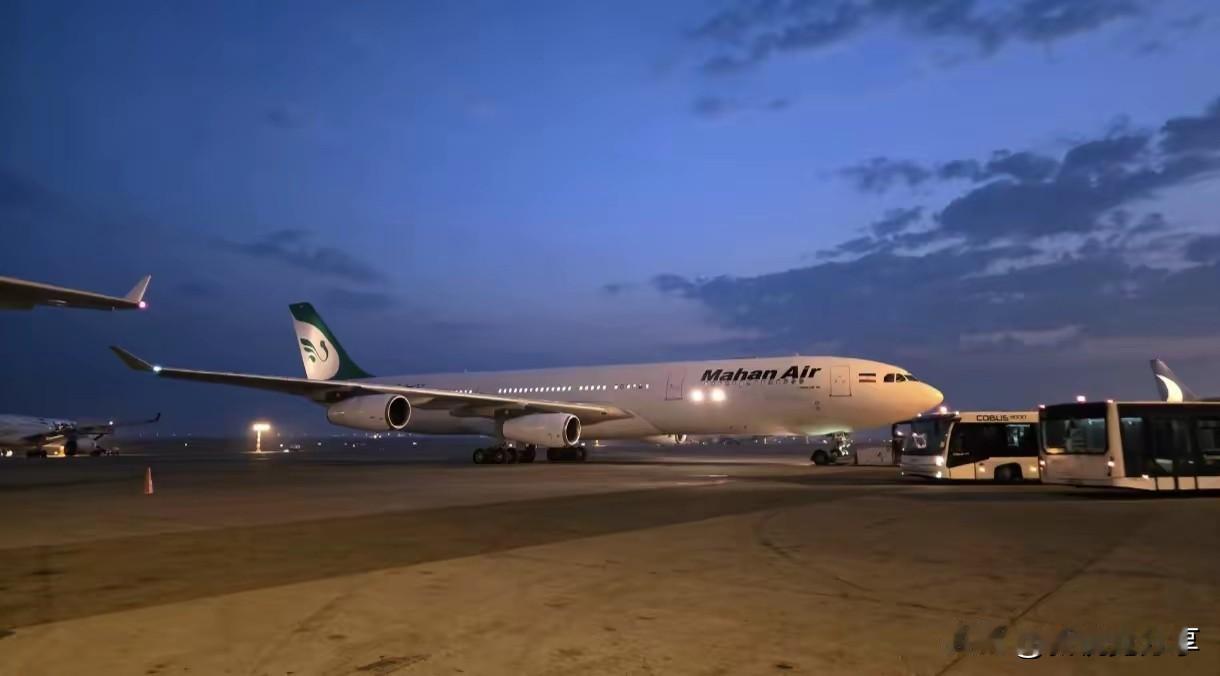 伊朗传来新消息！
 4月25日，伊朗首都德黑兰的伊玛目霍梅尼国际机场正式恢复运营