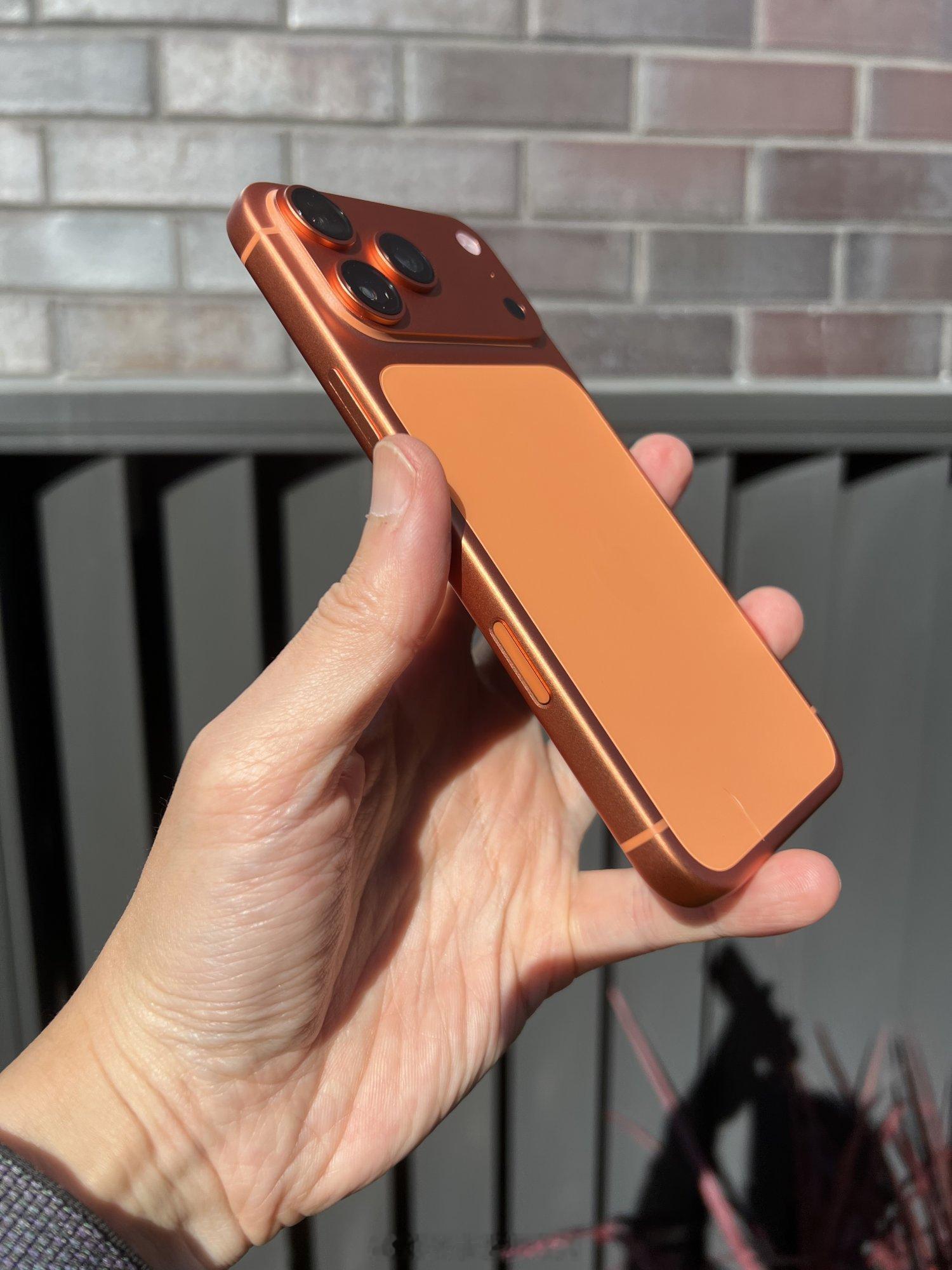 水果机还是牛呀，上半年前三都是iPhone17，而且销量第一竟然是iPhone1