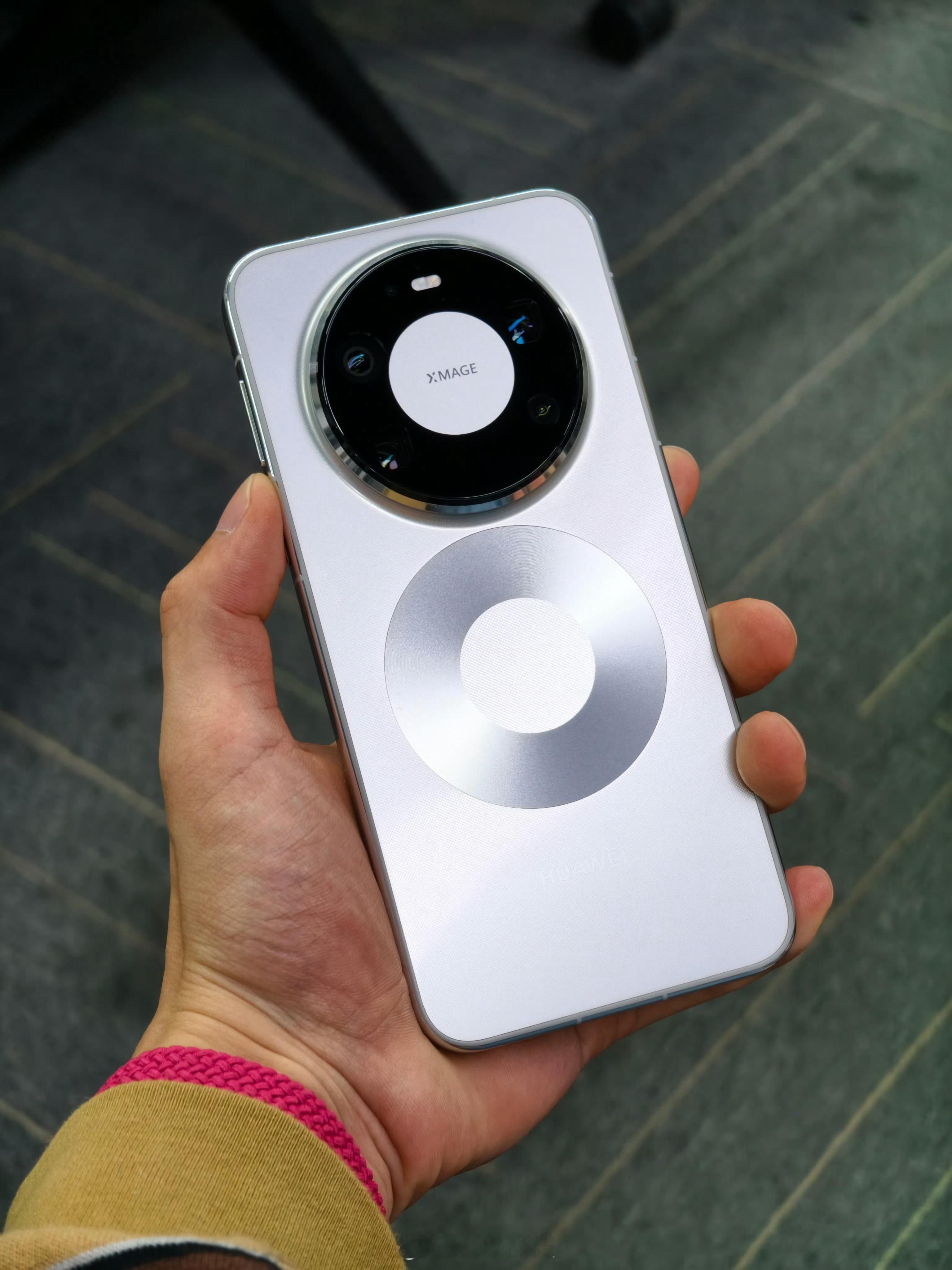 华为mate80系列，首销第一个月，完成146万，日均4.6万，这个成绩如何？华