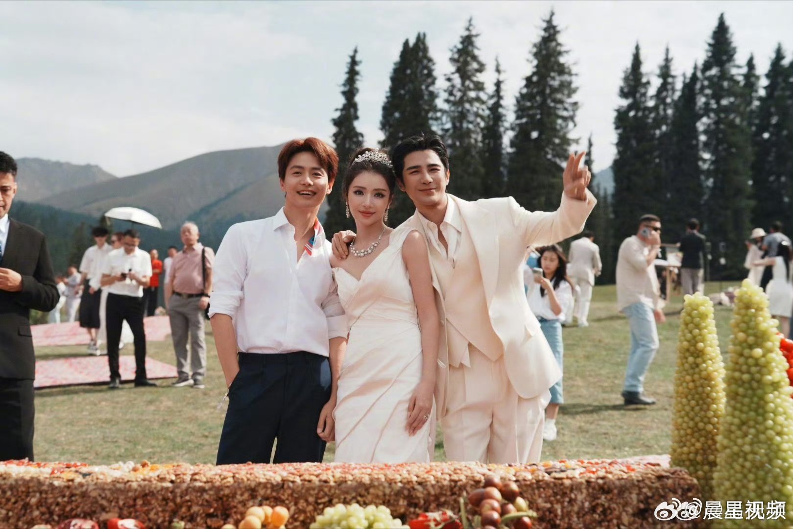 马天宇给姜潮麦迪娜送婚礼祝福马天宇晒姜潮麦迪娜婚礼现场照马天宇给姜潮麦迪娜送婚礼