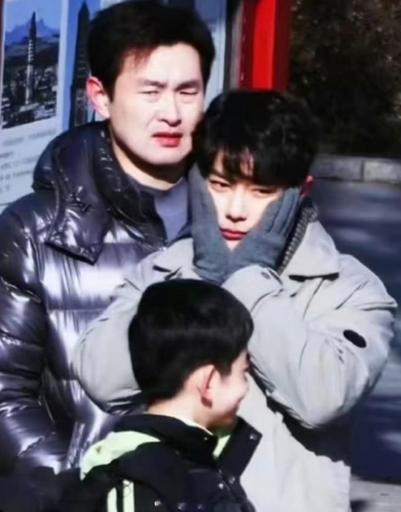 看肖战王彦霖懂了卧蚕和眼袋的区别 啊啊啊啊啊啊啊你们对王彦霖好点吧！！！ 