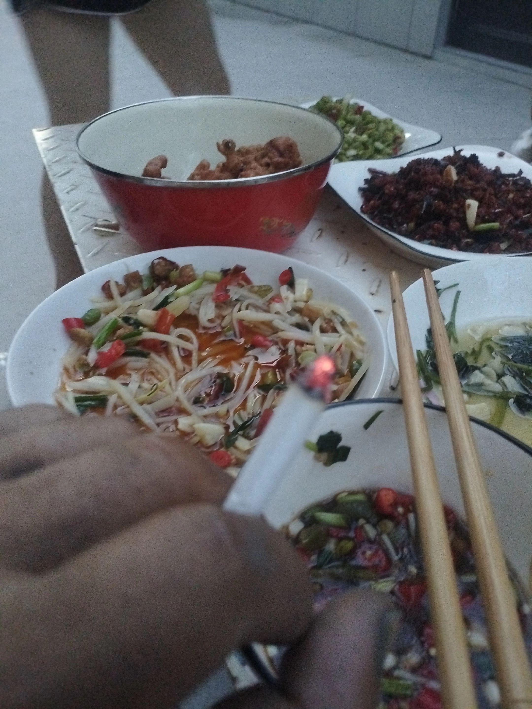 很多时候真的孤立无援只能靠自己