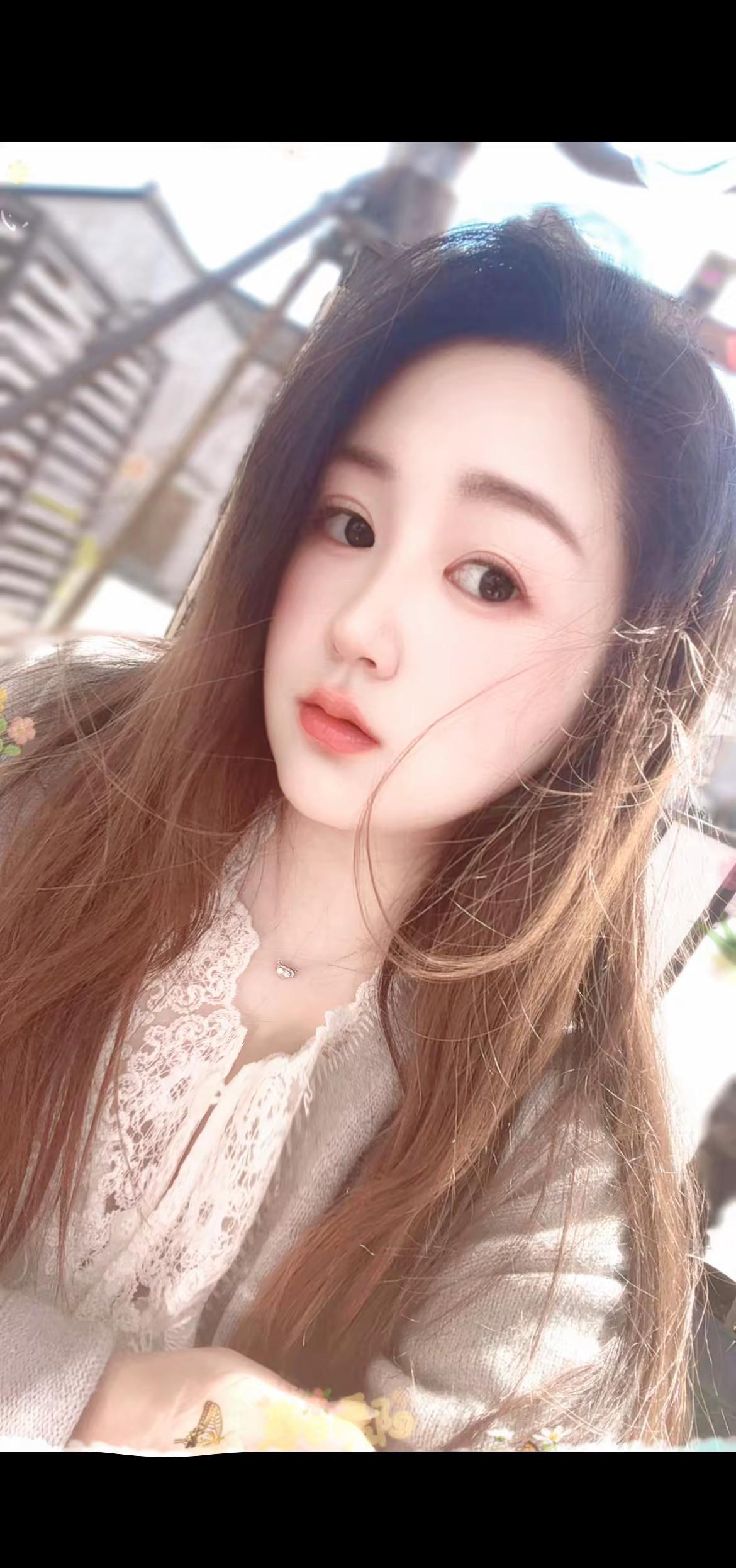 妈呀，是谁说今天天气暖和得很，冻得瑟瑟发抖😂