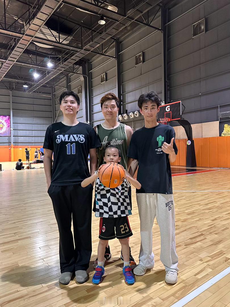 老中青少🏀 