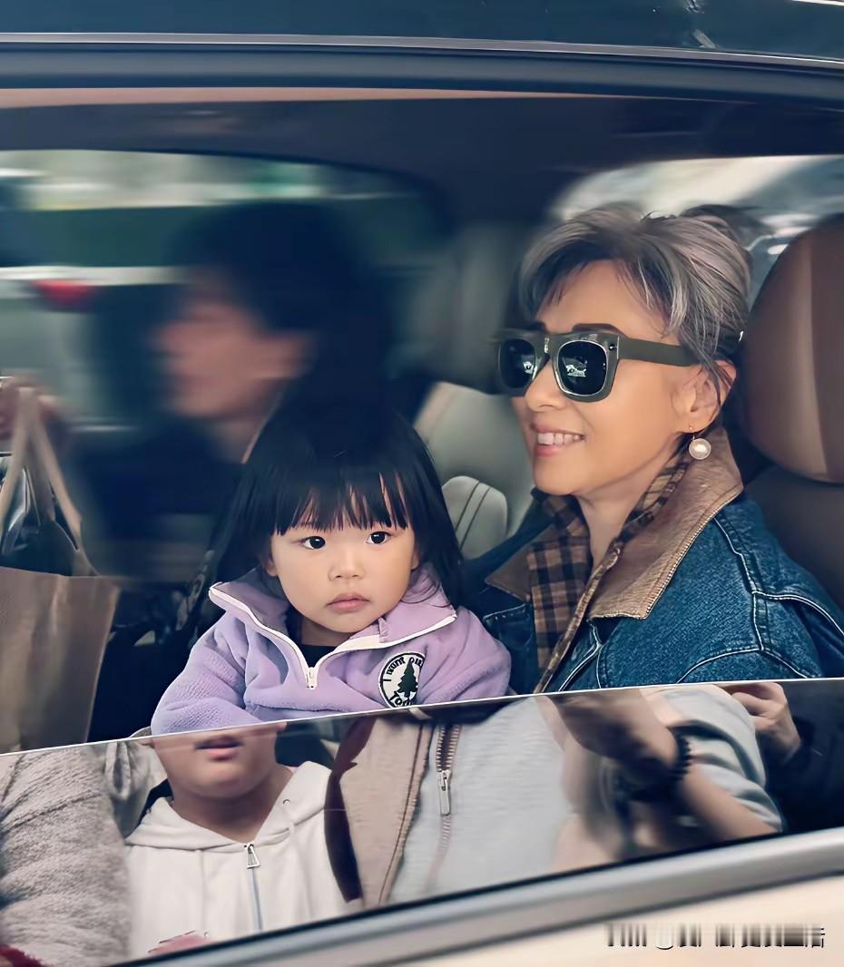 叶倩文与林子祥真正做到了像歌声里唱到的那样，爱你到地老，到天荒……

想当年没有