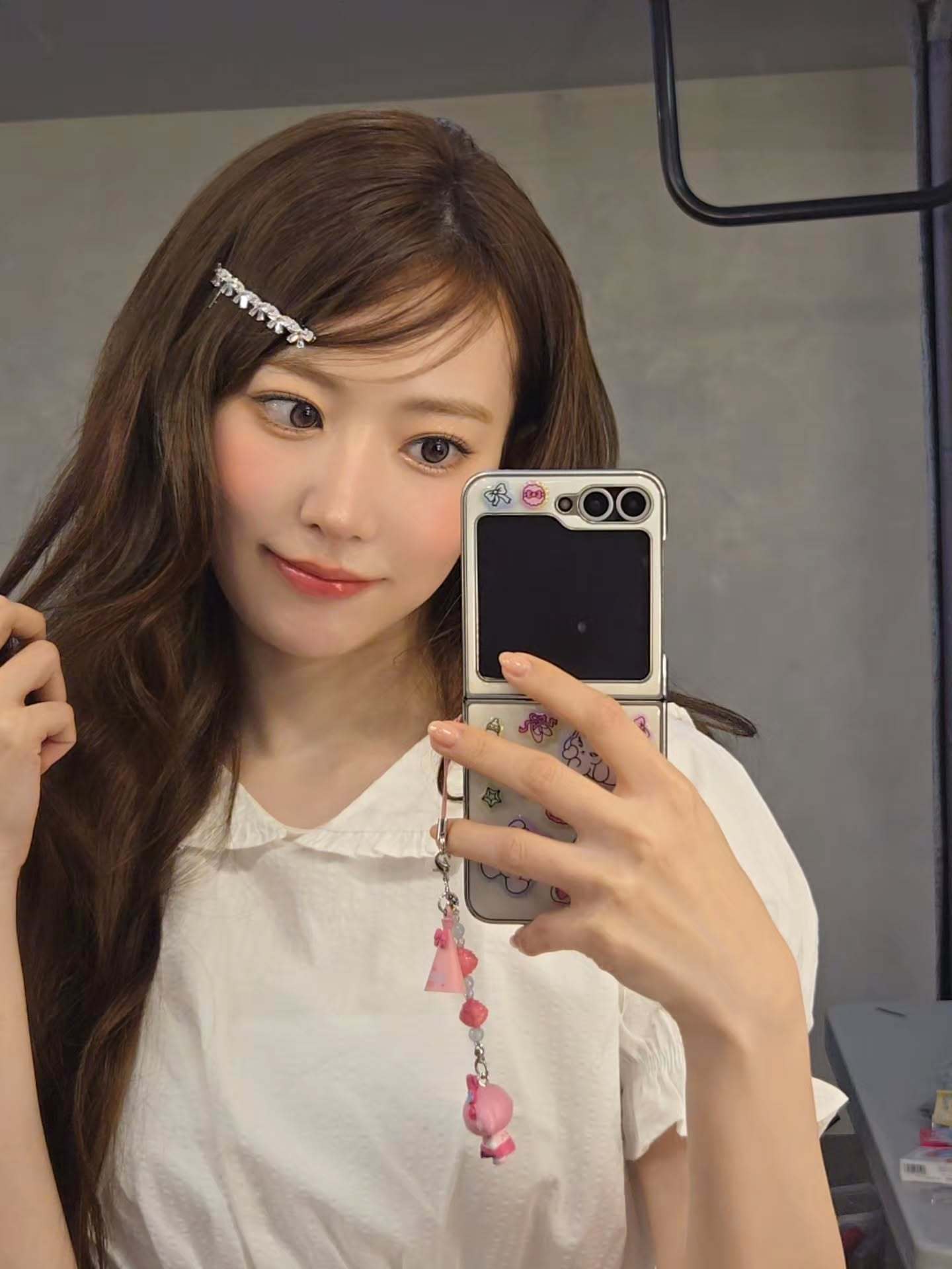 LESSERAFIM🐱宮脇咲良炽烈樱绽 【IG】260821 宮脇咲良更新敬请