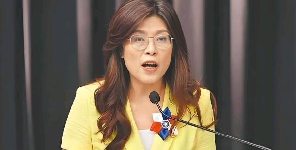 郑丽文的回应非常的直率！5 月 26 日，郑丽文针对网络热议的家事风波作出直白恳