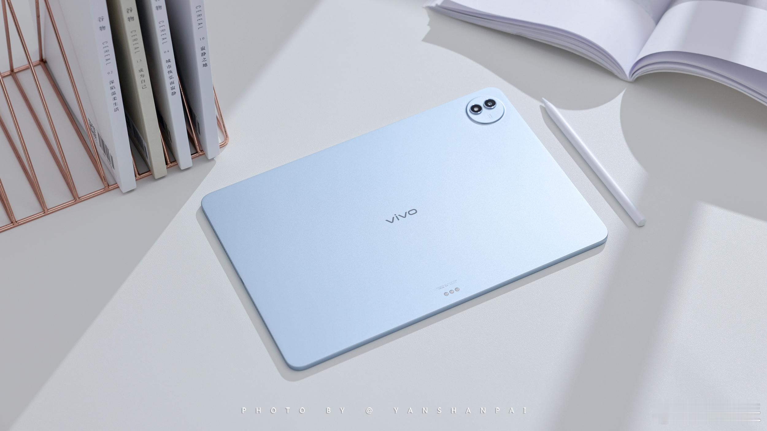 新机来了给大家分享一组我们刚拍的vivo Pad5 Pro图赏！先看外观，viv
