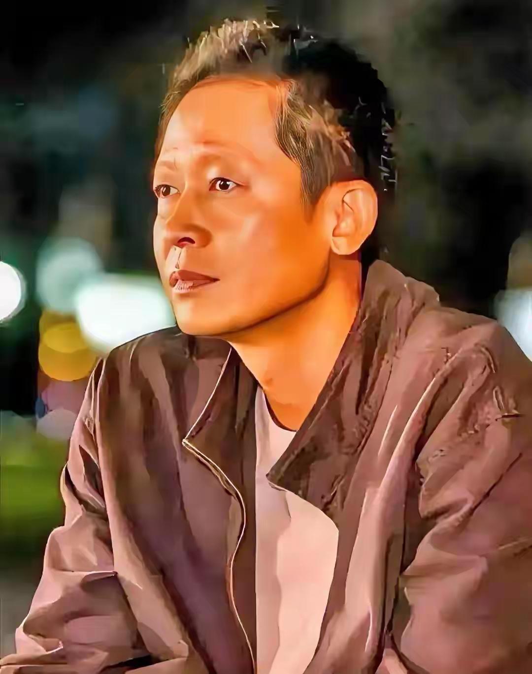 王志文在作品里有句戳心台词：“会送礼、会求人的人，改变命运都非常简单，什么都靠自