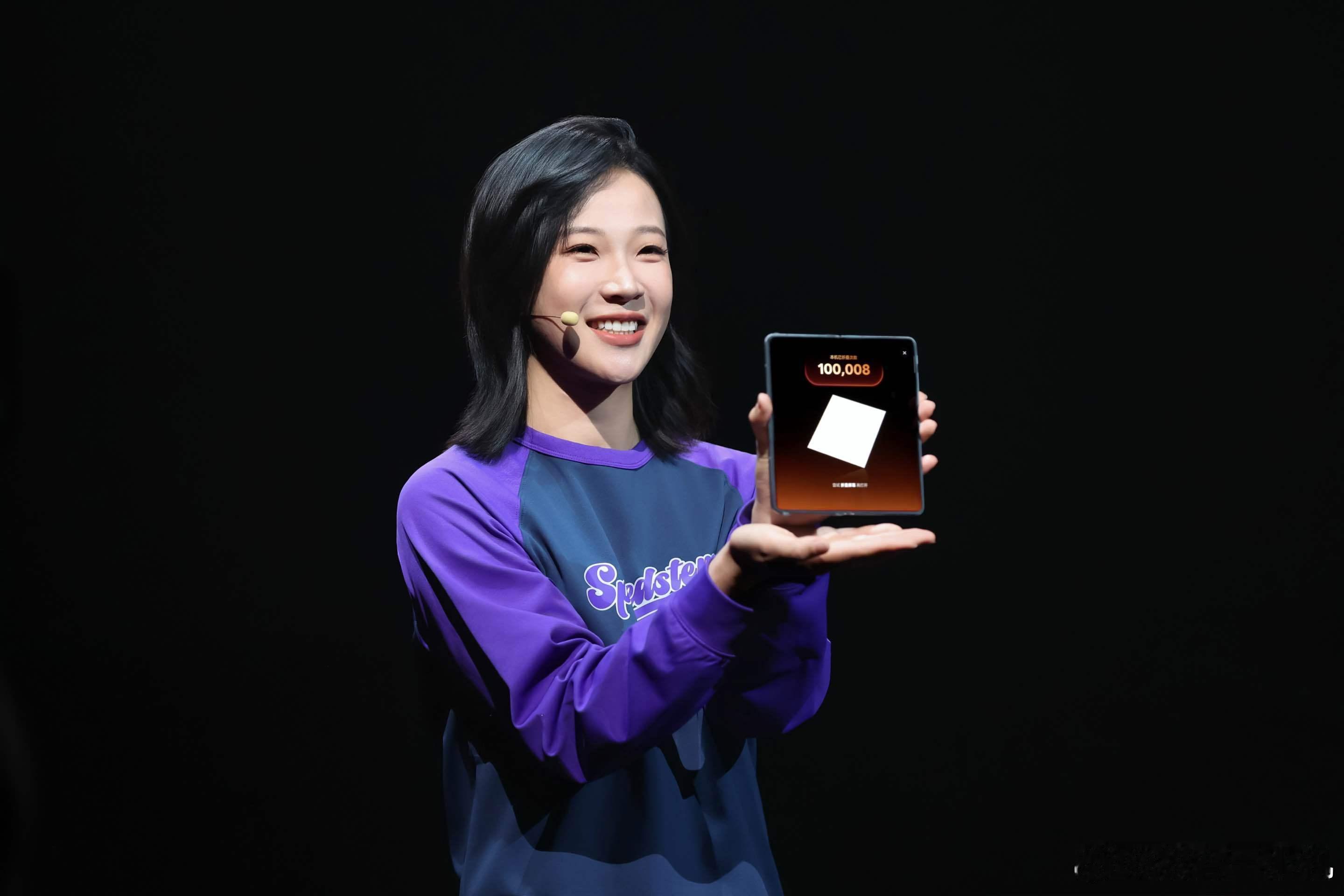 「无感折痕，久用平整」OPPO Find N6 历经 60 万次折叠后，依然极致