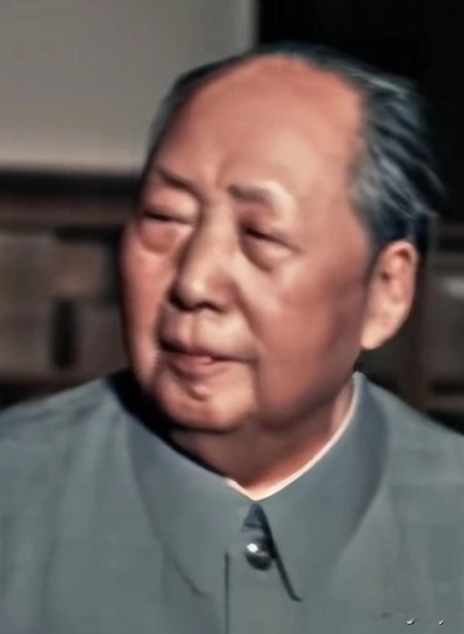 人民心中的伟人！
世界公认的伟人！
永远怀念的伟人！
毛泽东思想万岁！