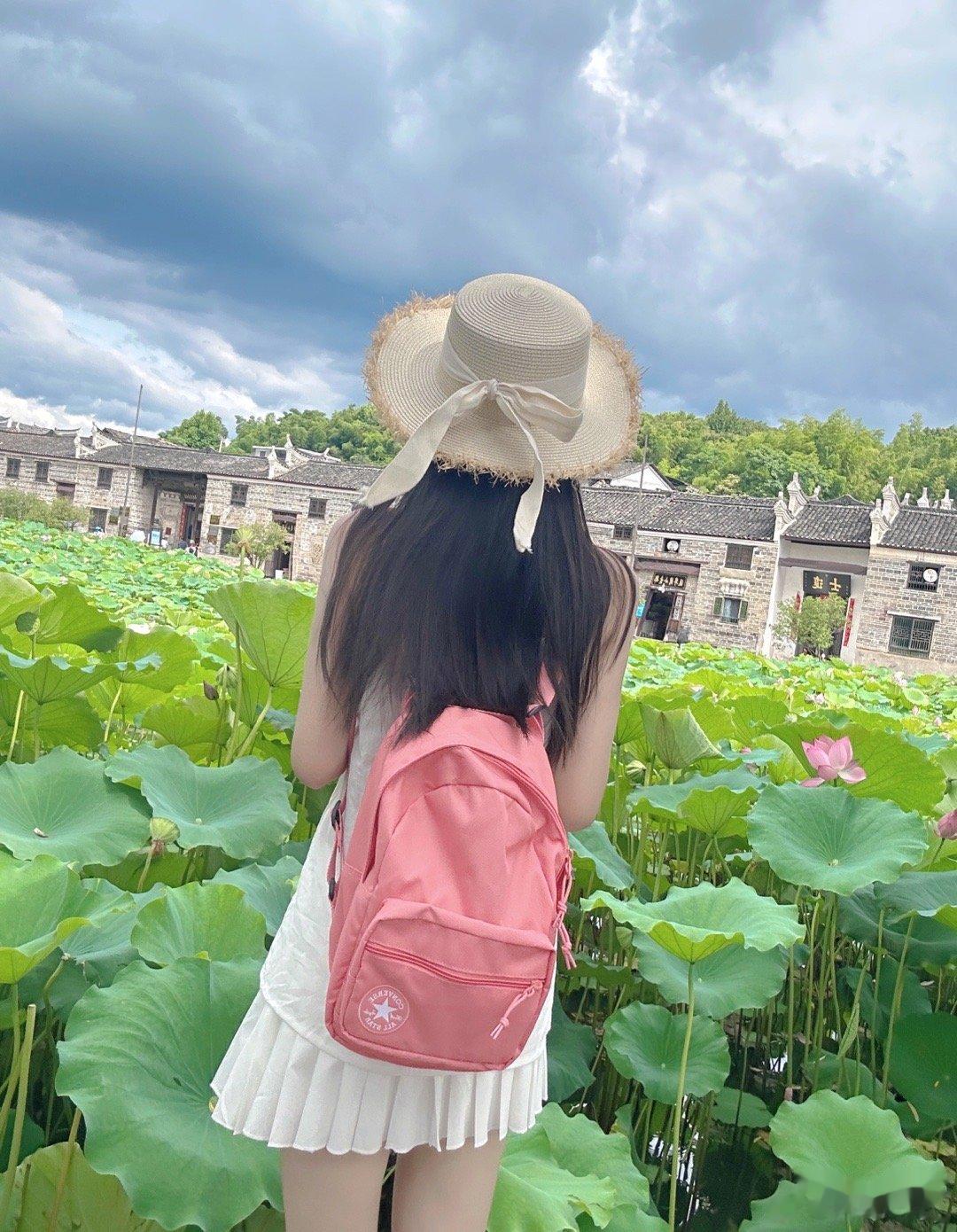 是21岁 妈妈还给我买书包的小朋友  ​​​