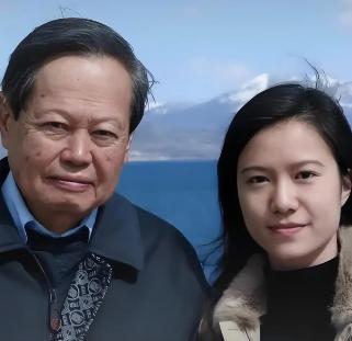清华园里的“归根居”别墅，翁帆只有居住权，没有所有权，这也难怪当年那么多人质疑她