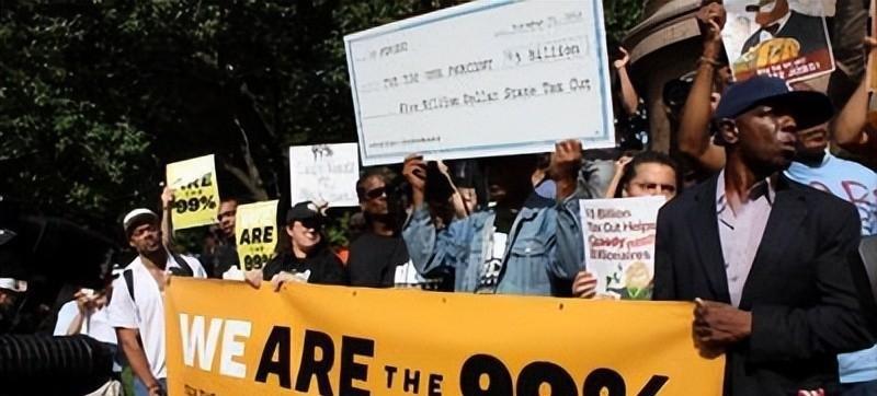 看似无数精英扎堆往美国跑，咱们要完了？可残酷的真相是：那些走了捷径的人，路反而越