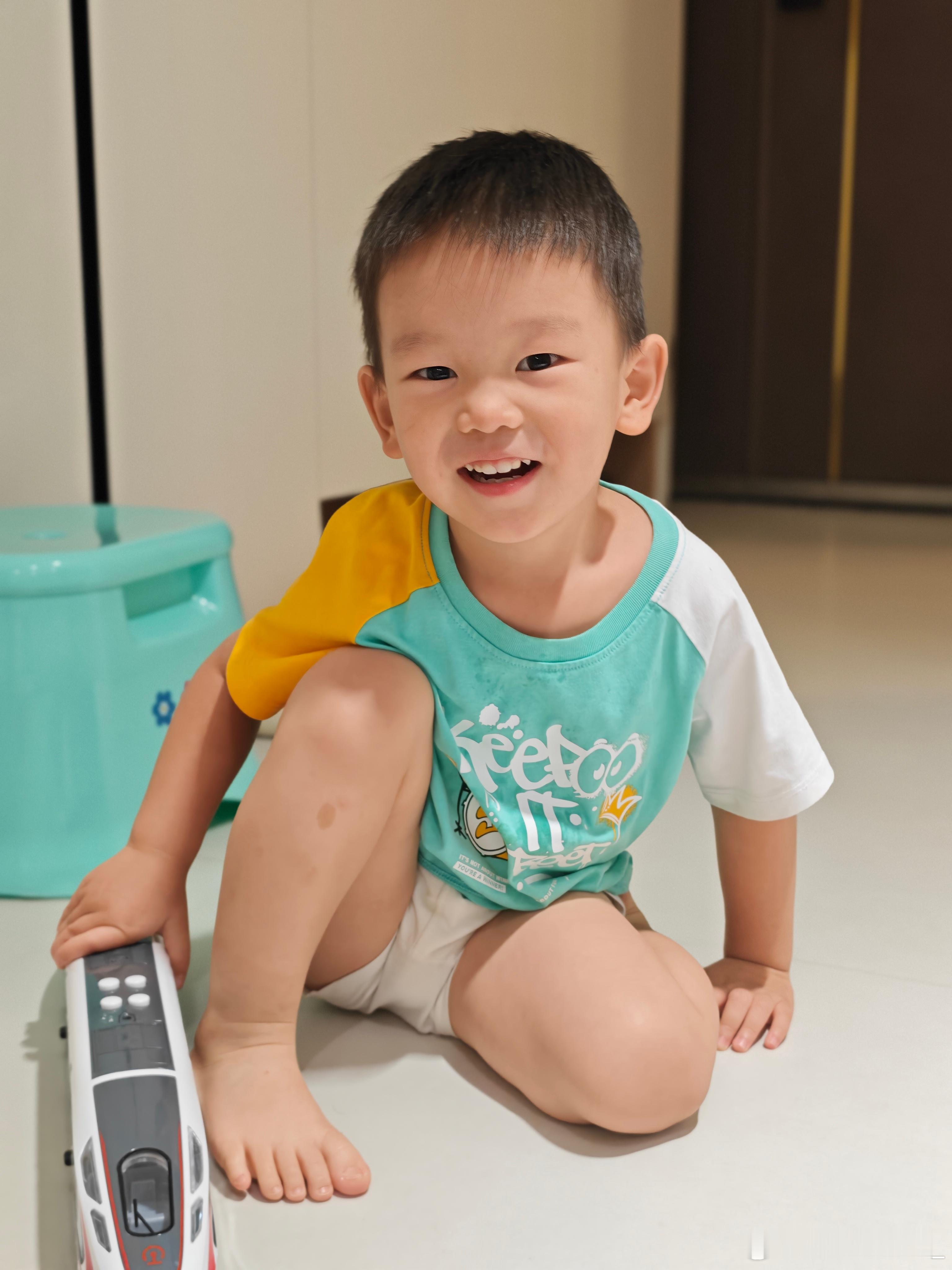 明天国庆放假啦，大家有何打算？要出去玩么？[馋嘴] ​​​