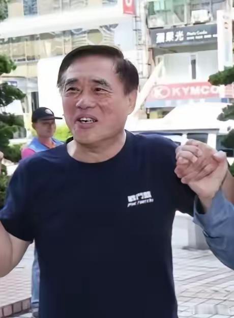 郝龙斌丟人丟到家了，他说今天不去中天电視台，去辩论会辩论了，要去花莲救灾。这不是