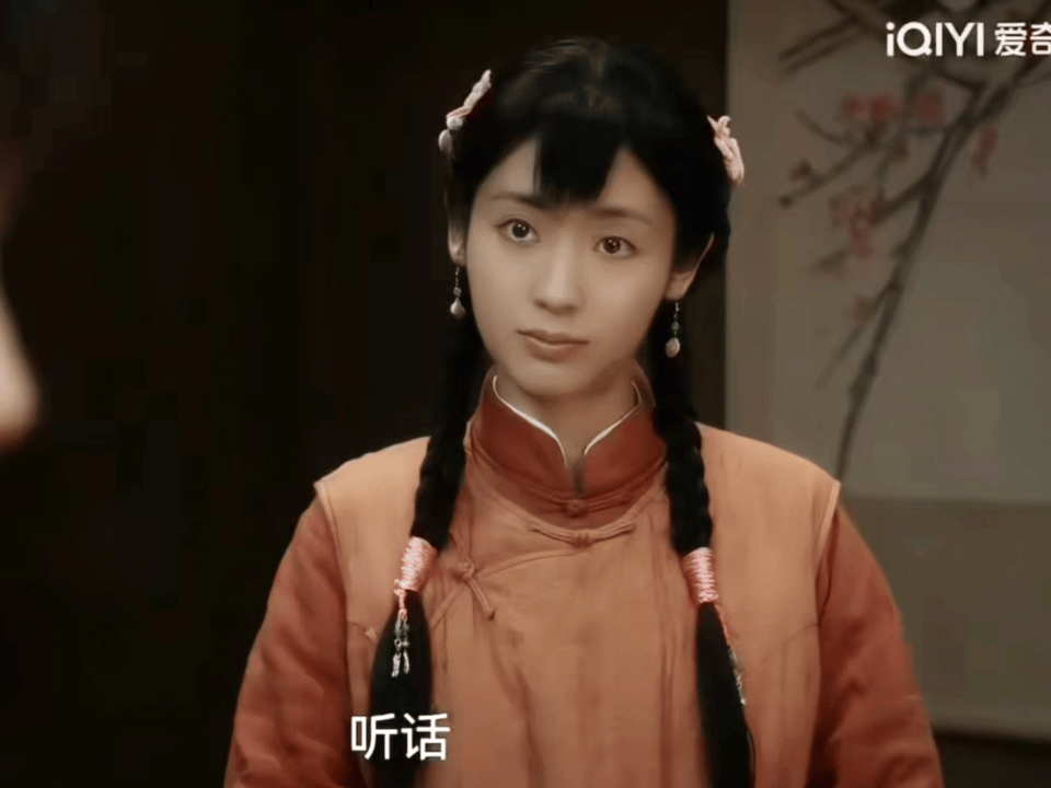 邢菲上桌生万物里苏苏这角色太圈好感了，邢菲演得特别自然，灵气劲儿拿捏得刚好，看着