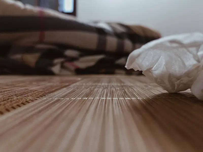 毕竟小偷潜入家中偷东西，足以说明这小偷胆子还是非常大的。加上害怕被发现，谁也不知