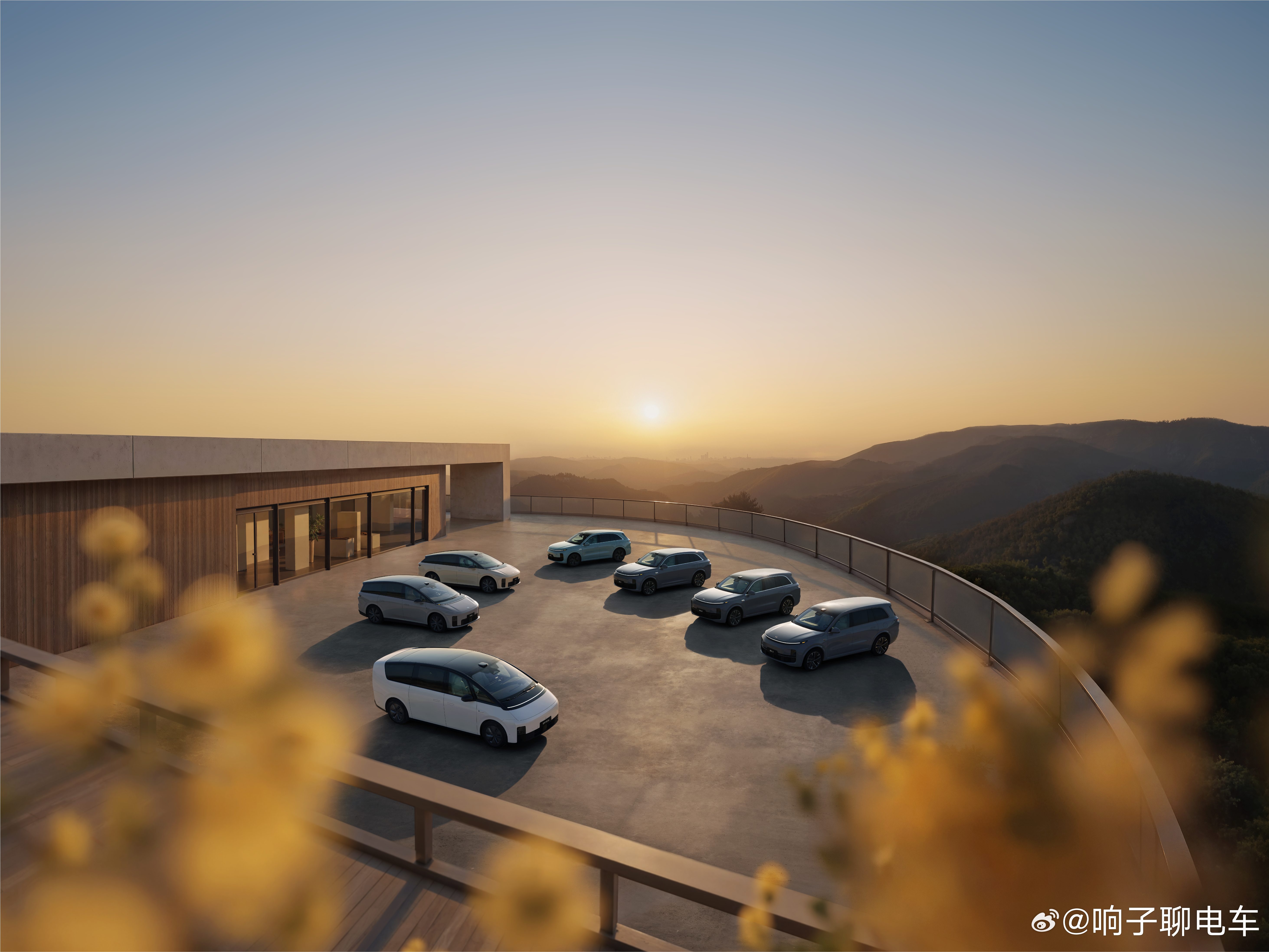 理想汽车2025财报太亮眼了！营收1123亿、净利润11亿，连续三年营收破千亿且