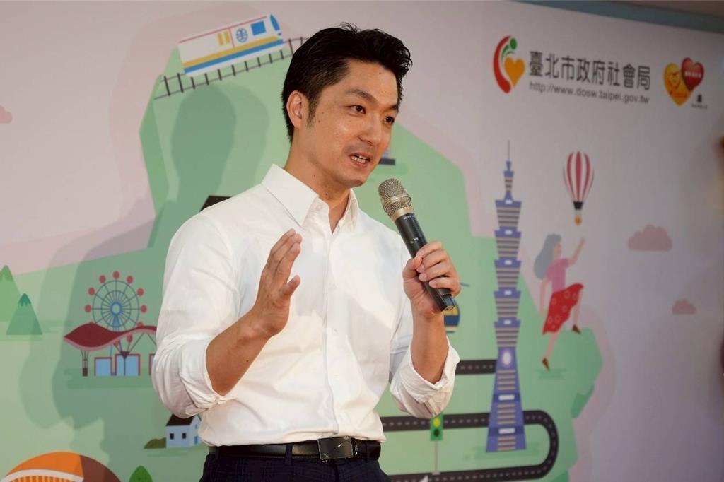 民进党台北市议会党团就普发现金的事儿喊话台北市长蒋万安。他们说2024年台北市岁