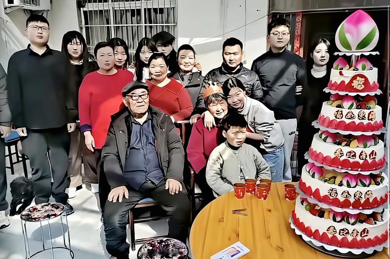 朱雪梅陪老公张海洋给姥姥过寿，用实力赢得丈夫的爱


除夕刚过，朱雪梅跟着老公张