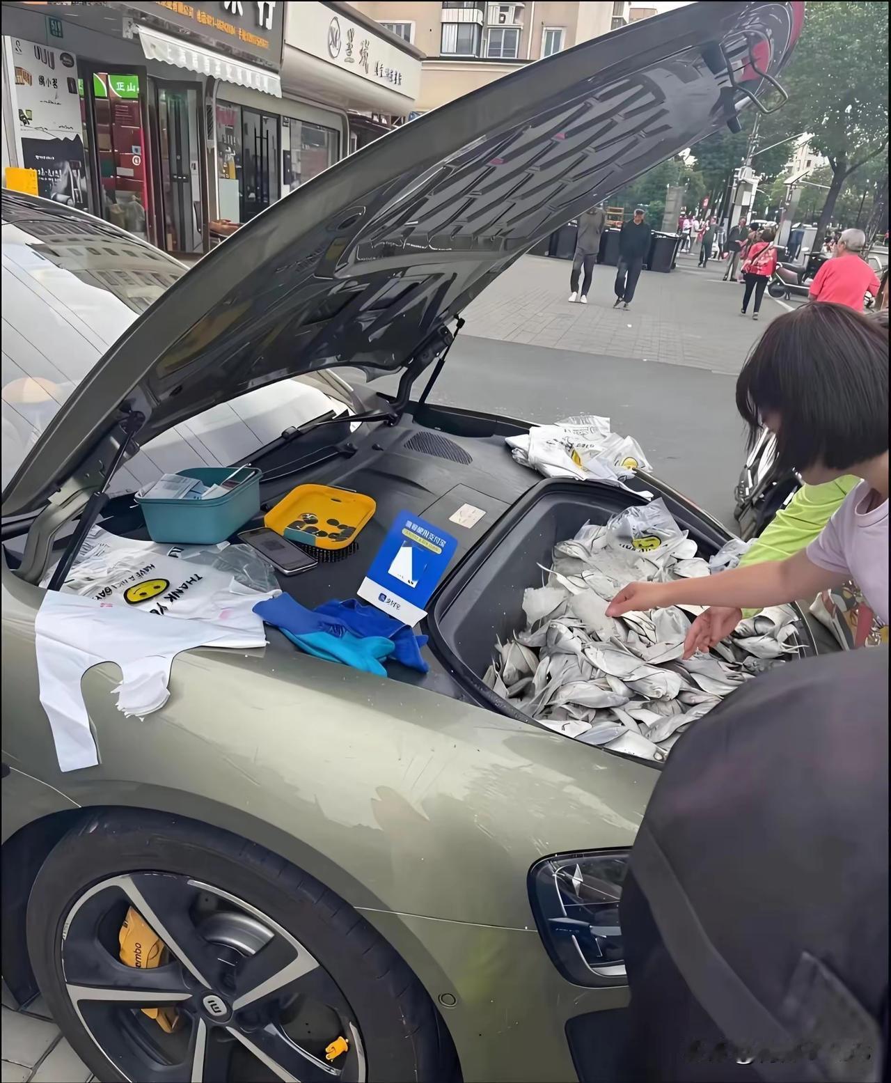 这车真是糟老罪了[捂脸]