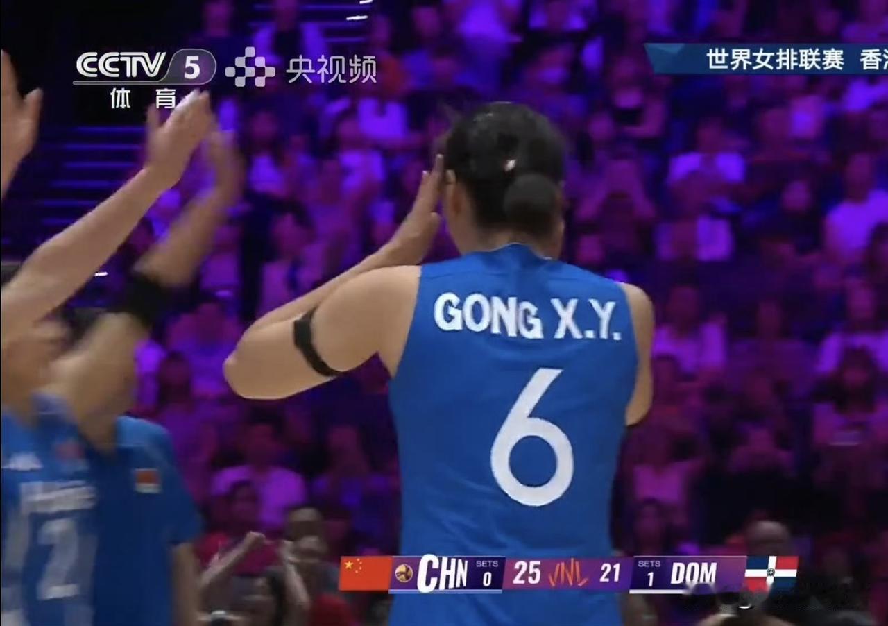 中国女排赶快醒醒吧！今年首场比赛上来就0-3爆冷输捷克，然后香港站1-3爆冷输多