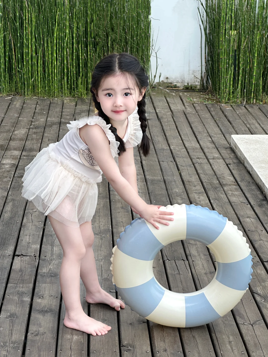 夏天当然要游泳啦～