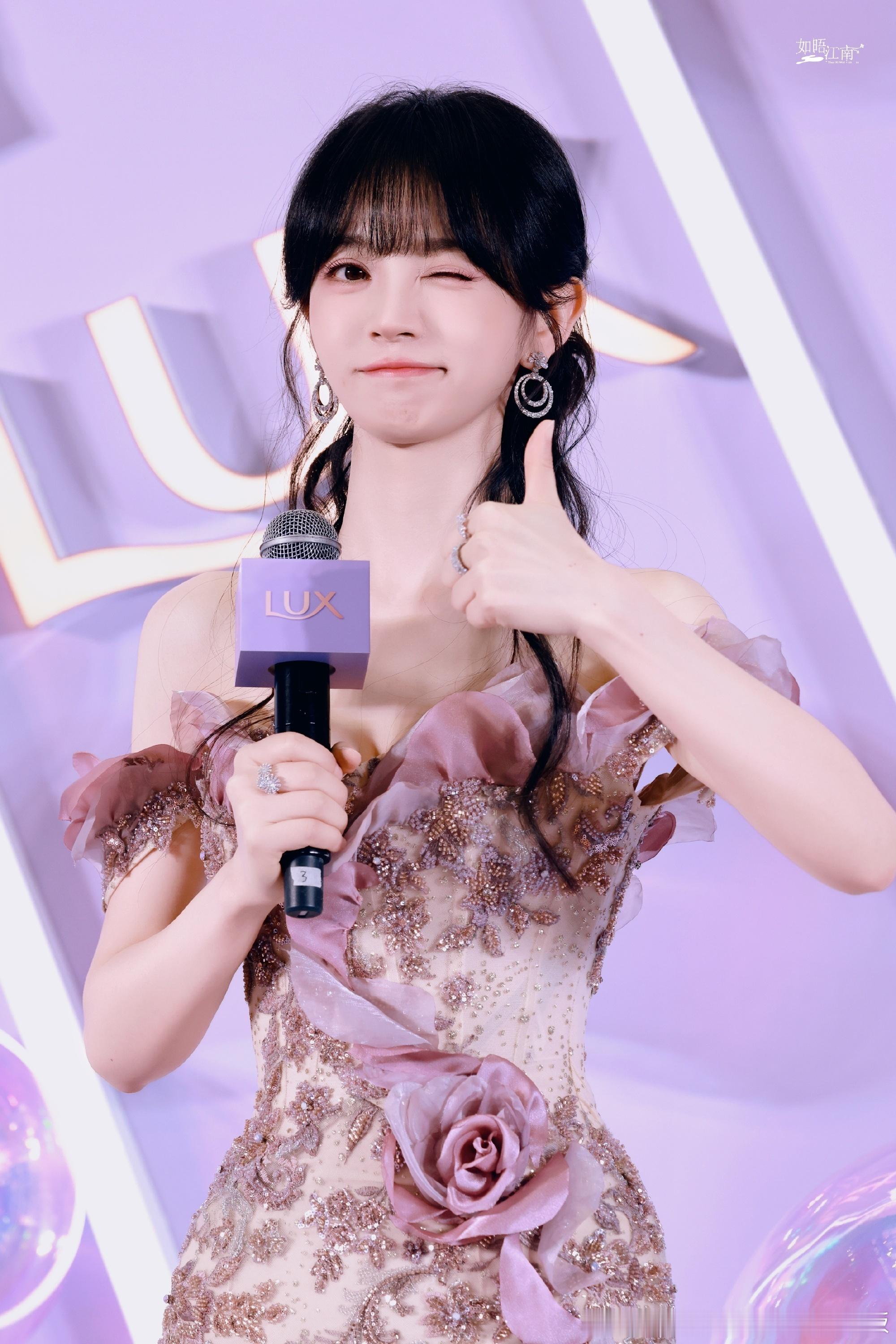 田曦薇   🐱田曦薇 🐱田曦薇魏娆 你真的好没礼貌 上次见面时 你招呼都没打