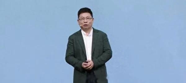 余承东说赛道不是目的 赛道是最严苛的测试场，连续弯道、高强度刹车、持续急加速，能