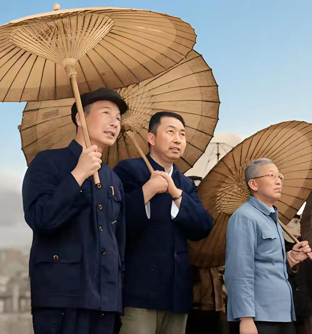 华国锋高清照片
华国锋同志是中国共产党的优秀党员，久经考验的忠诚的共产主义战士，