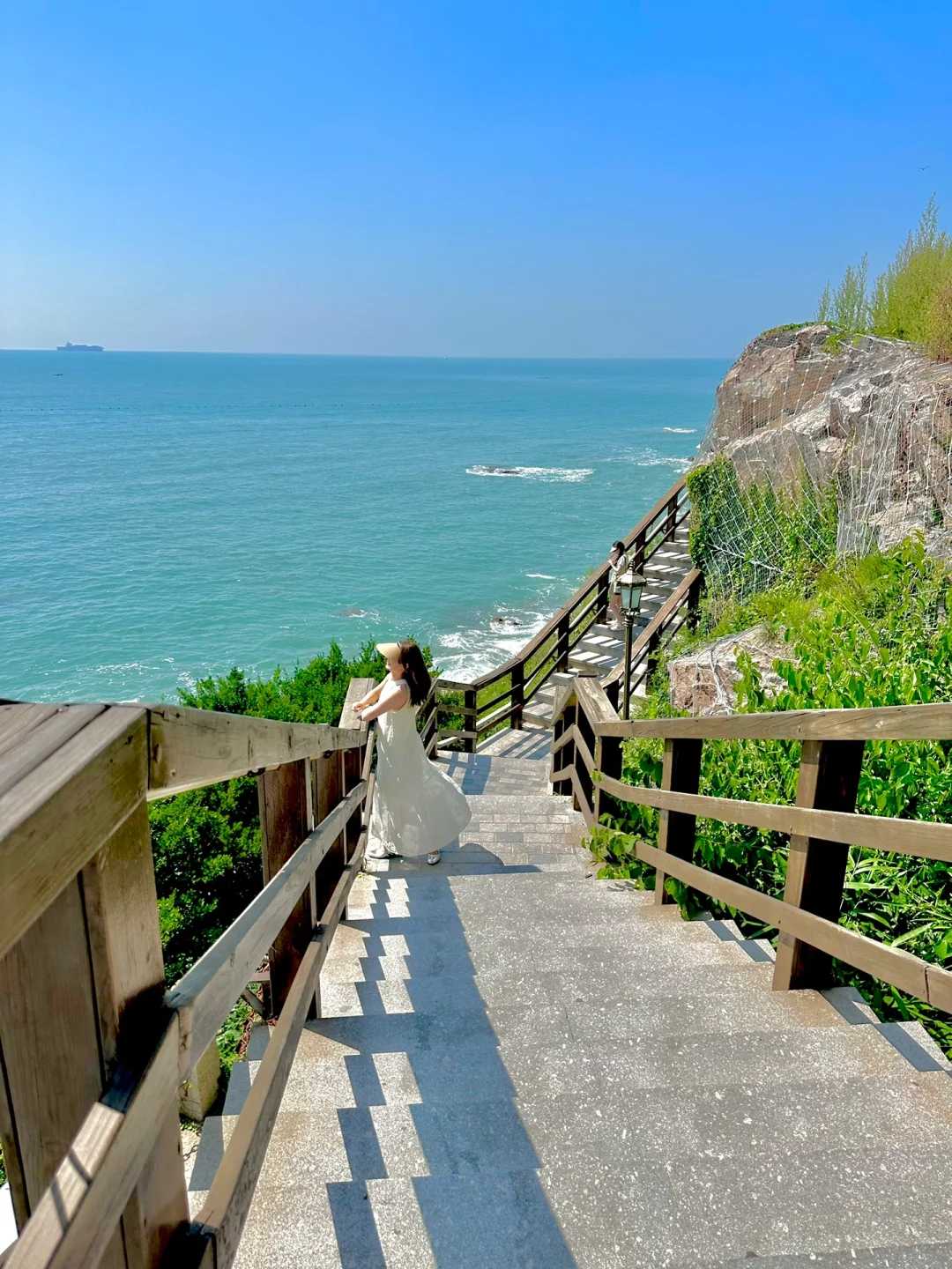 青岛旅行后劲太大了，人少景美的海边还想去…
