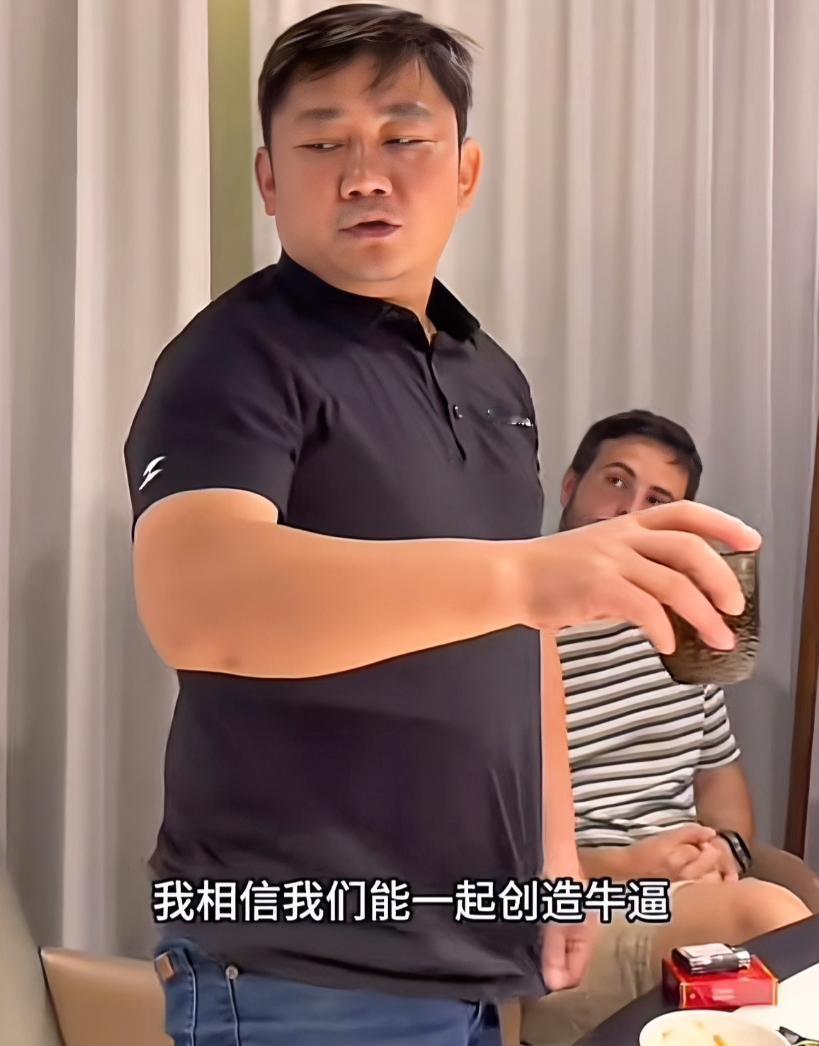 张雪能不能让机车在国外崛起不好说，但他一定能让中文再次伟大！

张雪签约MXGP