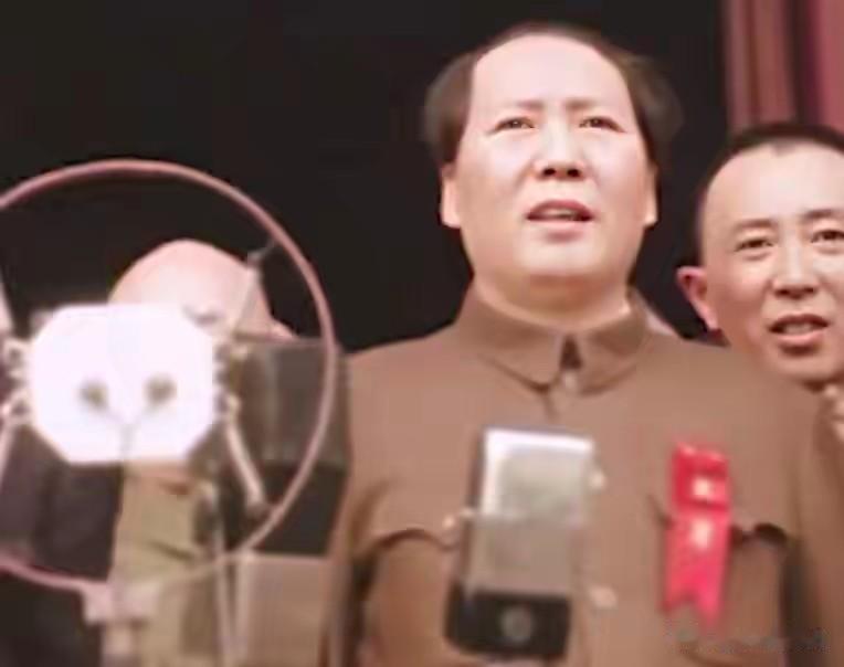 来自人民的心声：“东方红，太阳升，中国出了个毛泽东，他为人民谋幸福，他是人民大救