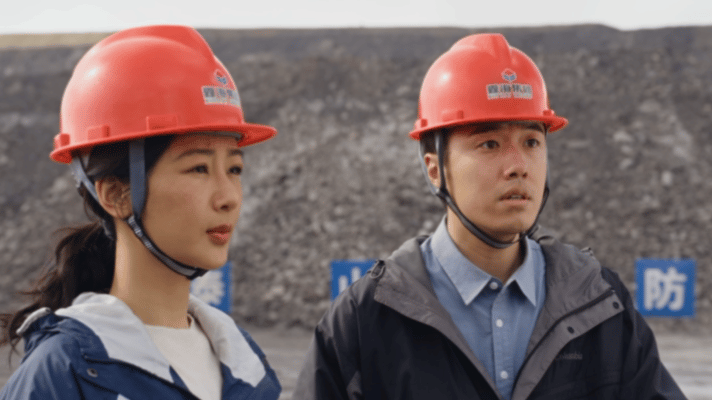 暗访黑煤矿发现全是自己人 本以为暗访黑煤矿会全程高能紧张，结果全员熟人在线接应，