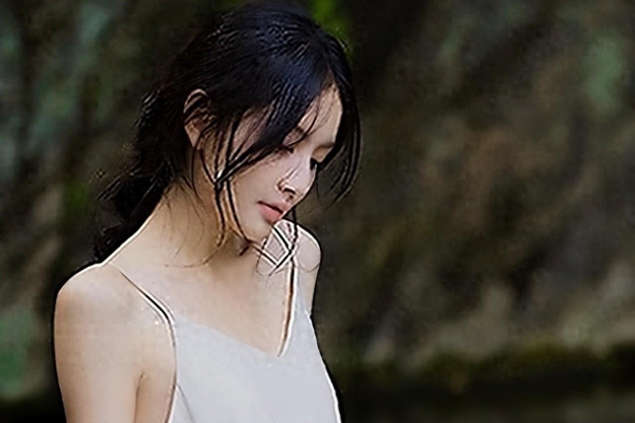 中年女人想和你发生关系，会有这三种“生理反应”，装不出来
中年女人暗恋一个人，通