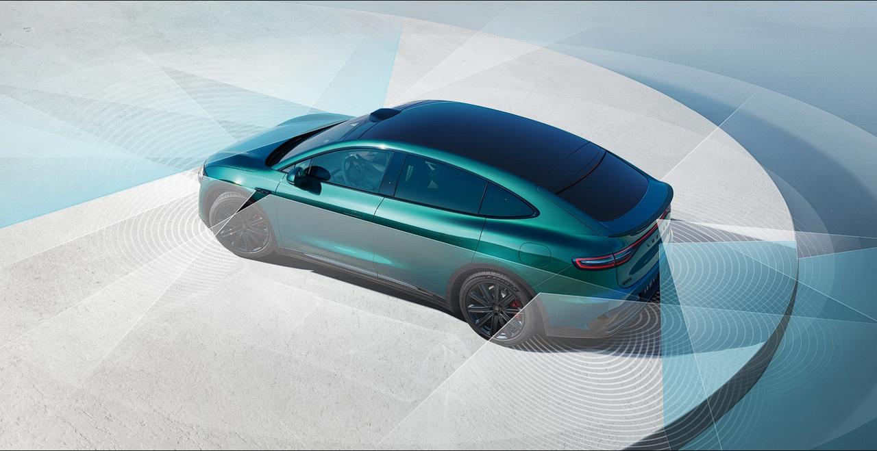 提前150米预知风险，智界R7重新定义新能源底盘感知力
新能源底盘的核心竞争力，