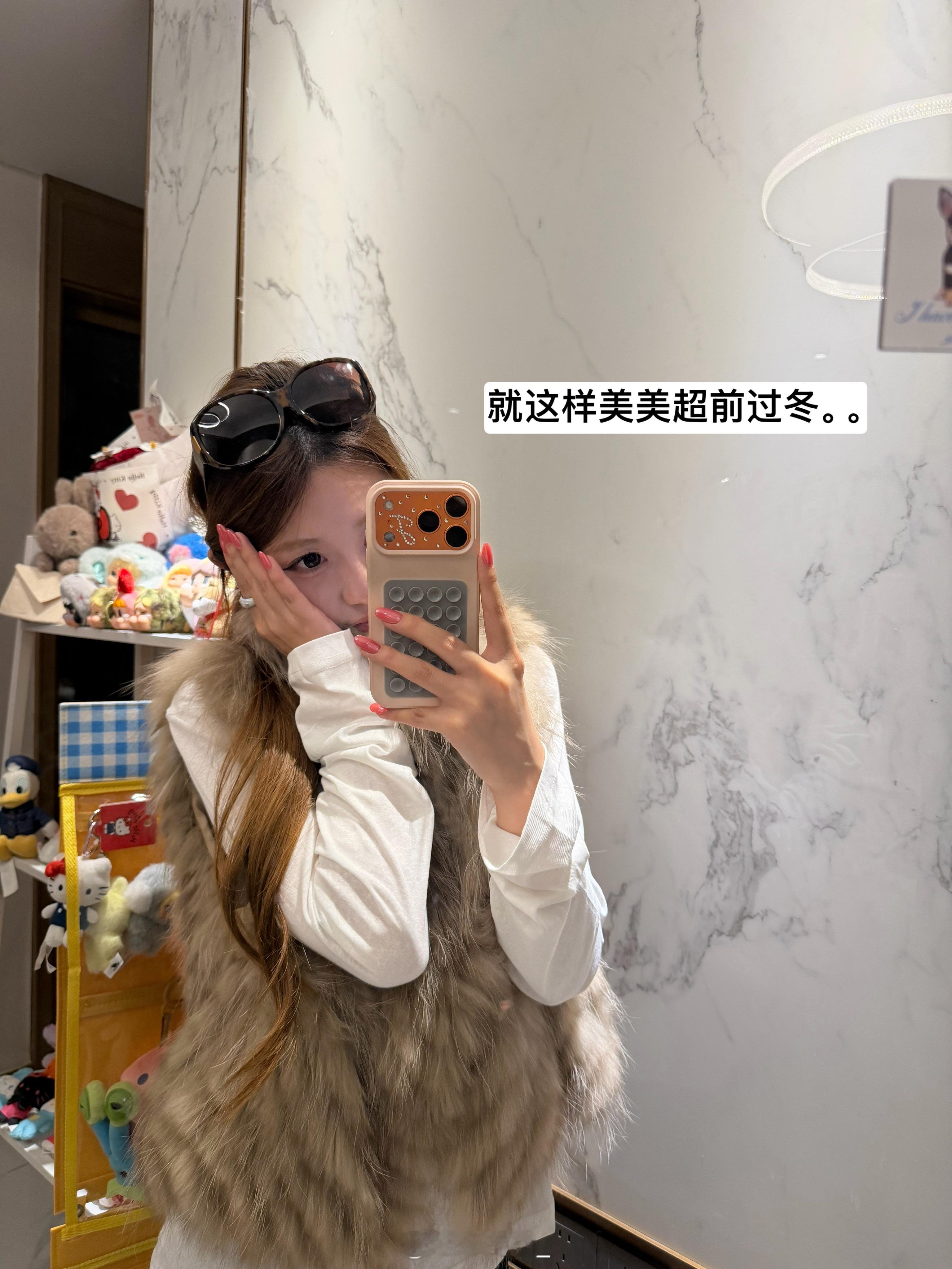 闺蜜们我来惹 终于换了新美甲～今天给自己做了辣炒牛肉虾仁乌冬面🍜昨天第二次去太