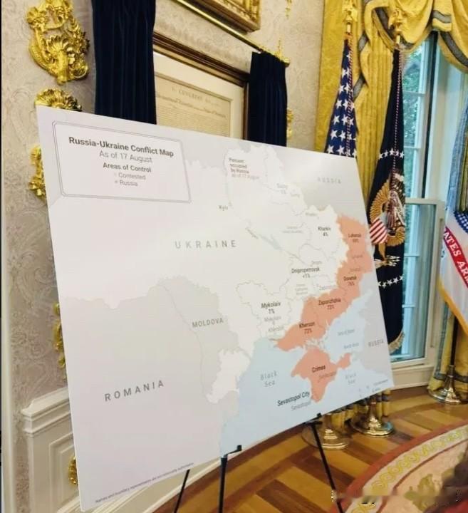 【特朗普向泽连斯基赠送乌克兰地图】
    在美国与乌欧及北约秘书长会谈期间，白