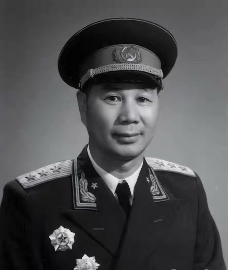 杨成武（1914年10月27日—2004年2月14日），福建长汀人，无...