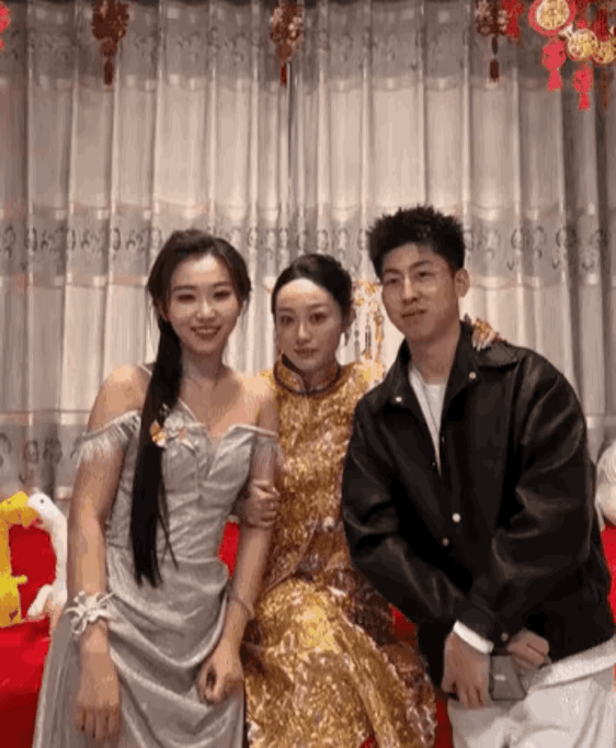 至今为止没有发现，长得漂亮的坏处。